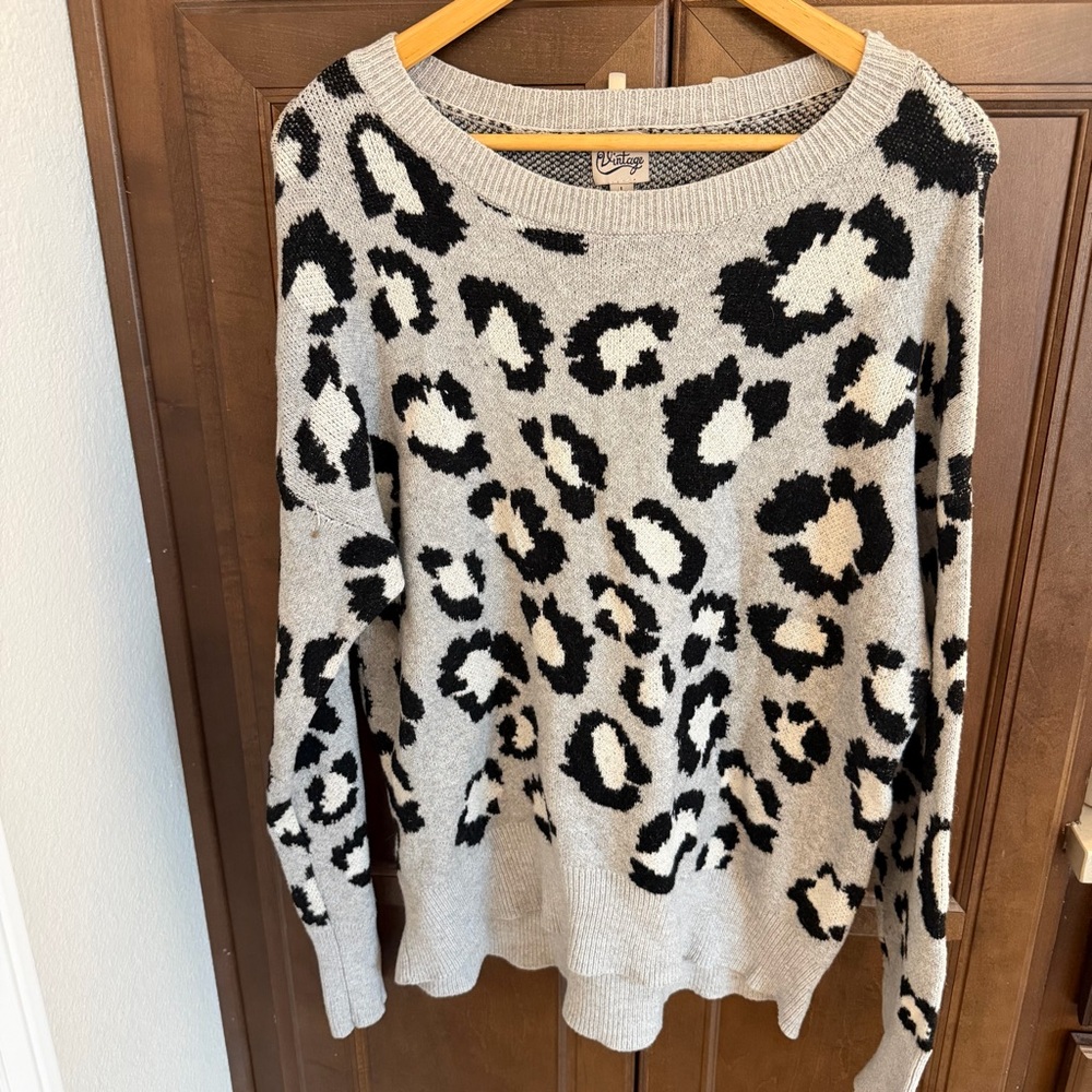 Como Vintage Black and White Leopard Sweater